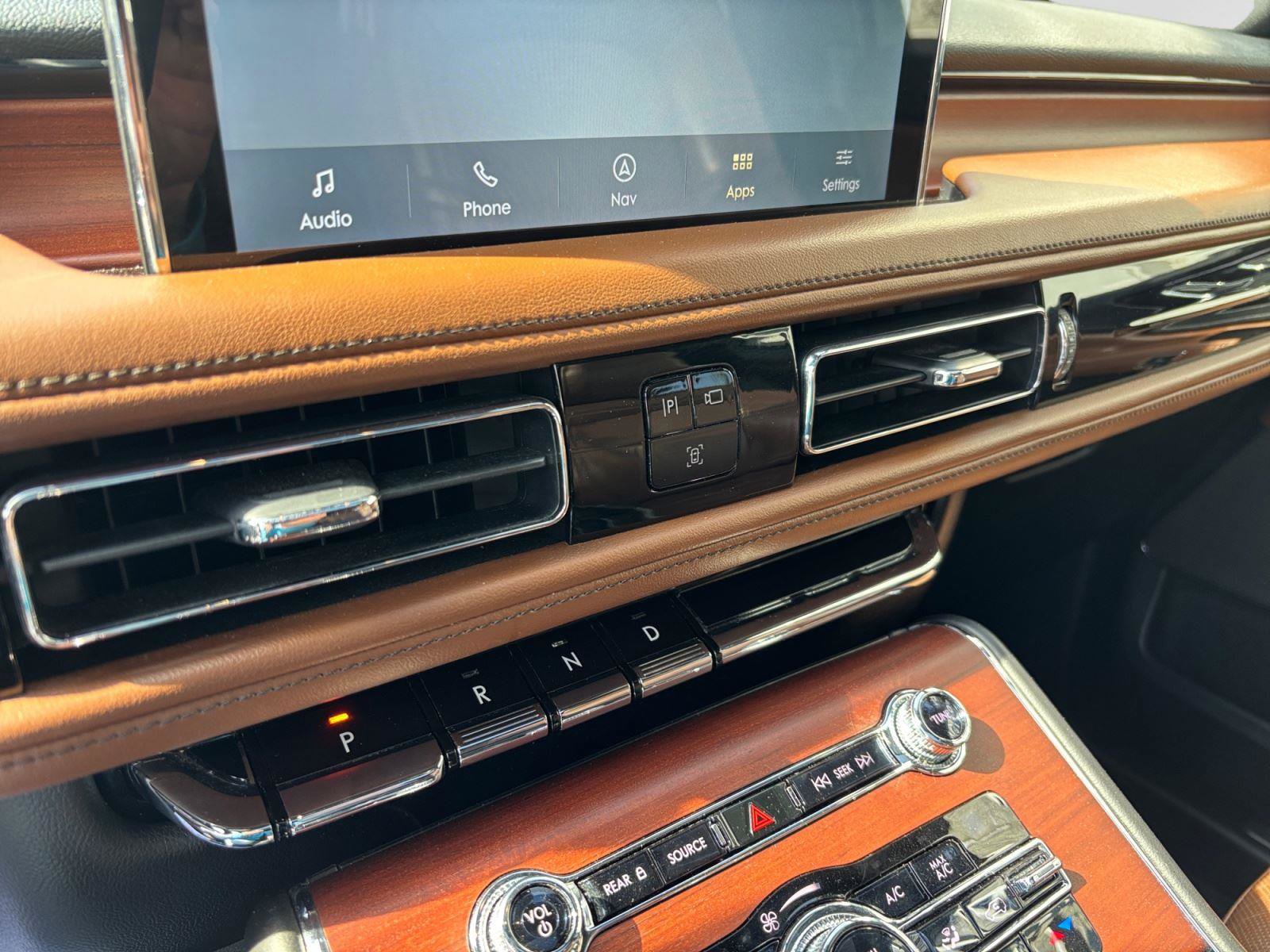 Used 2020 Lincoln Aviator Reserve w/ Elements Package Plus AWD/4WD image 33