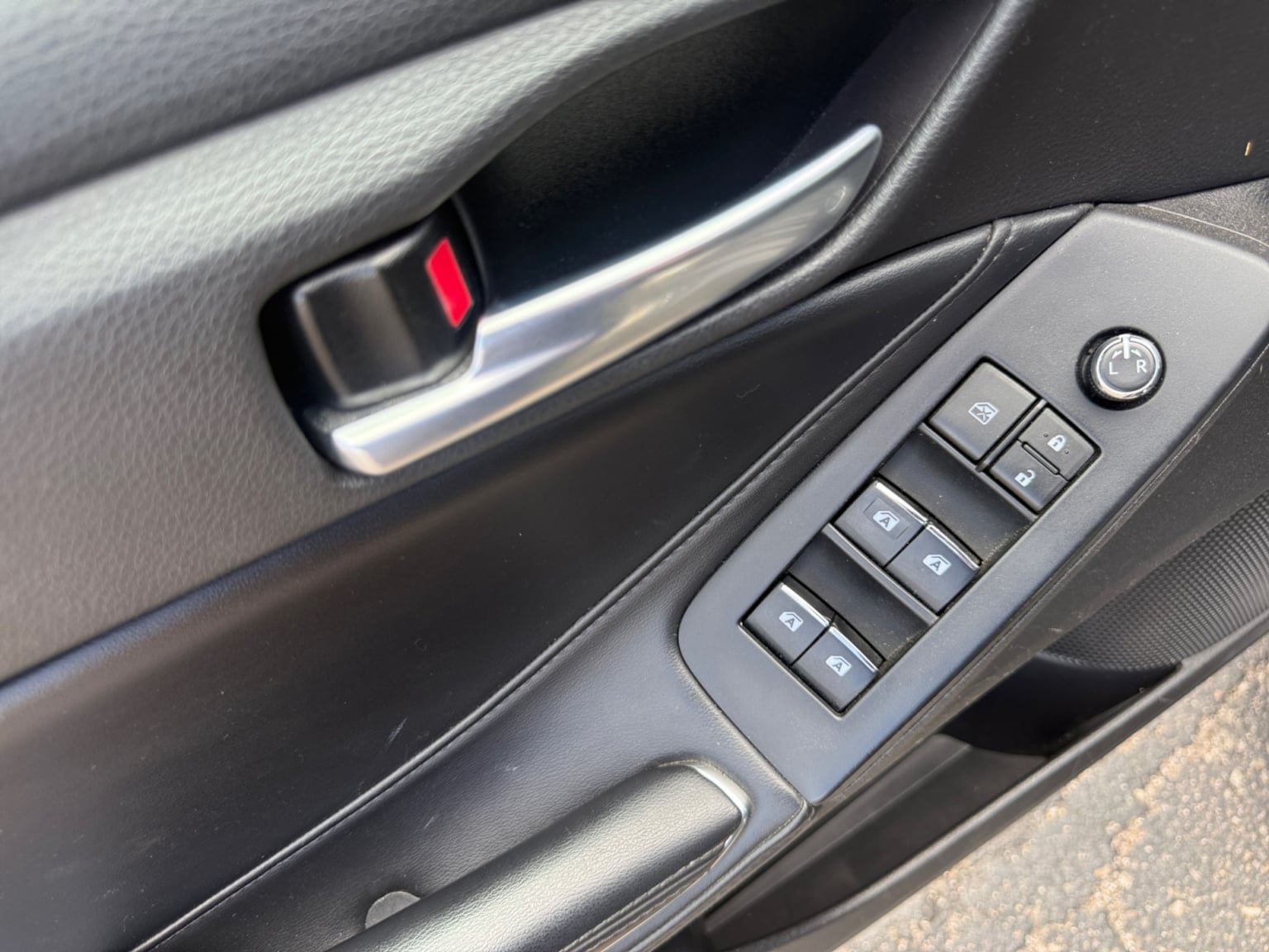 Used 2022 Toyota Avalon XLE FWD image 11