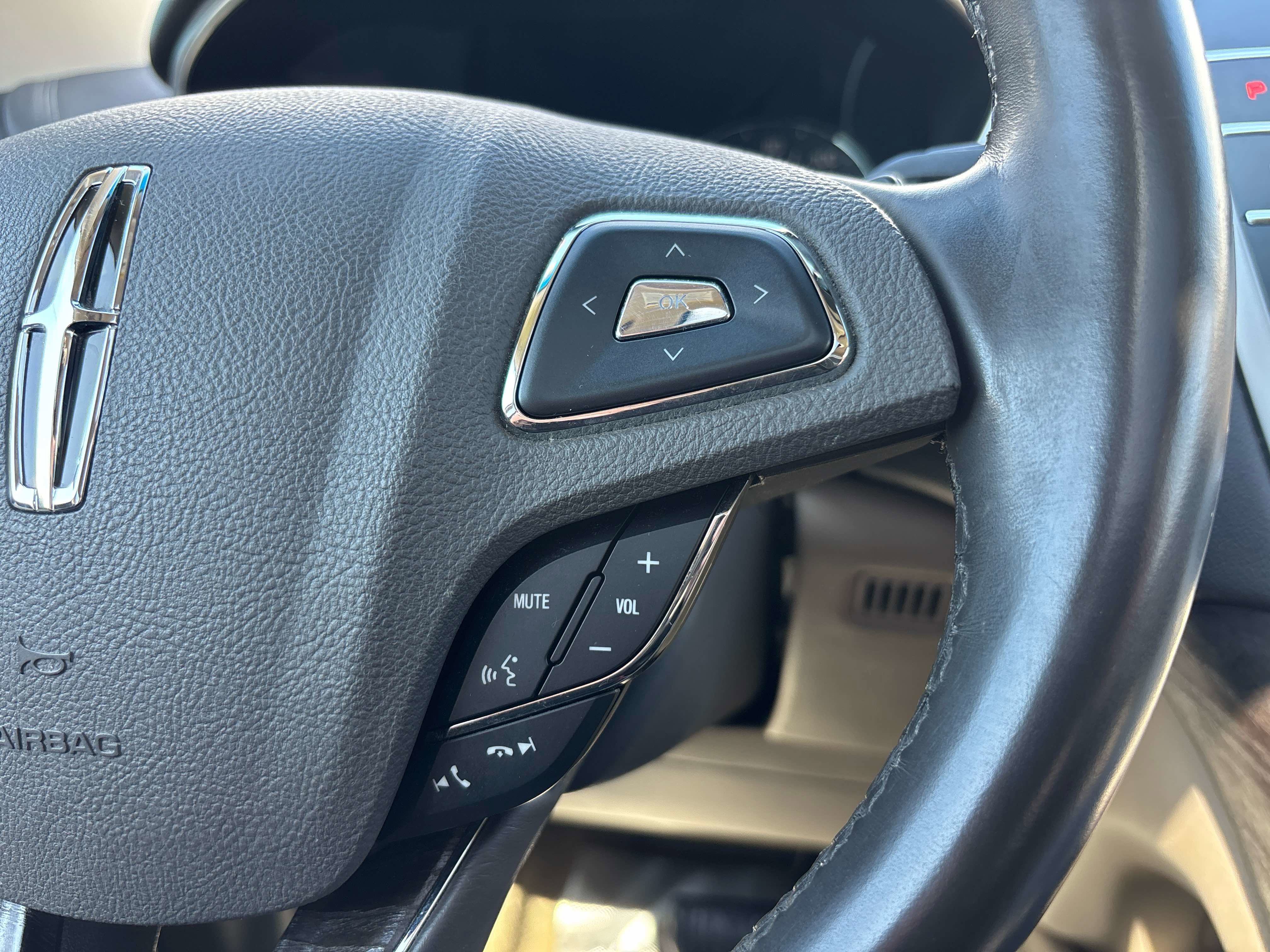 Used 2017 Lincoln MKX Reserve image 18