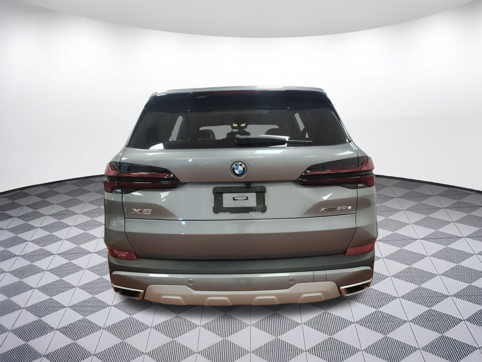 Certified 2024 BMW X5 xDrive50e image 9