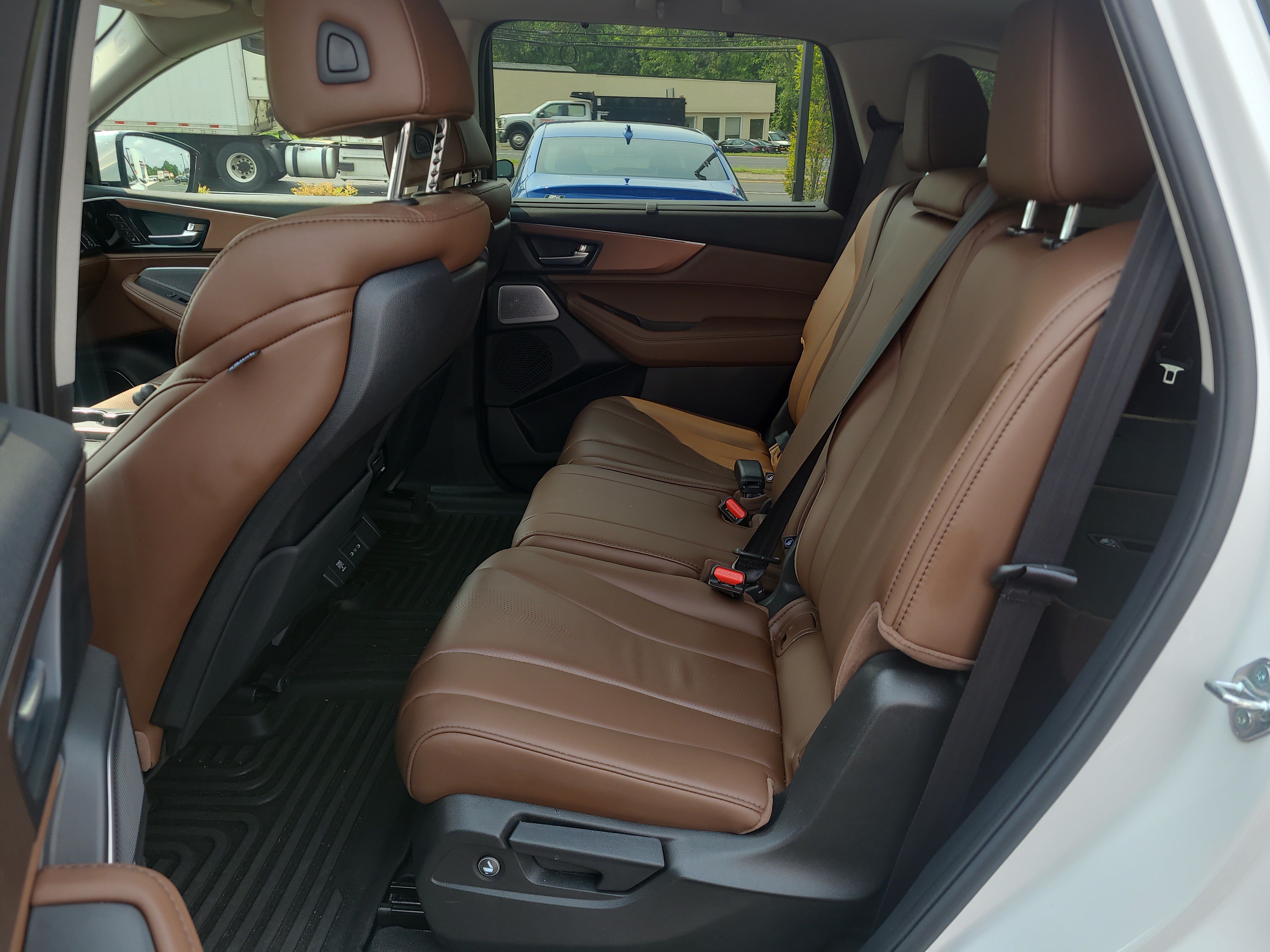 Used 2025 Acura MDX w/ Technology Package AWD/4WD image 28