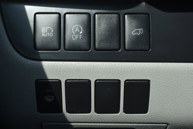 Used 2018 Toyota Highlander XLE w/ Protection Package #3 AWD/4WD image 18