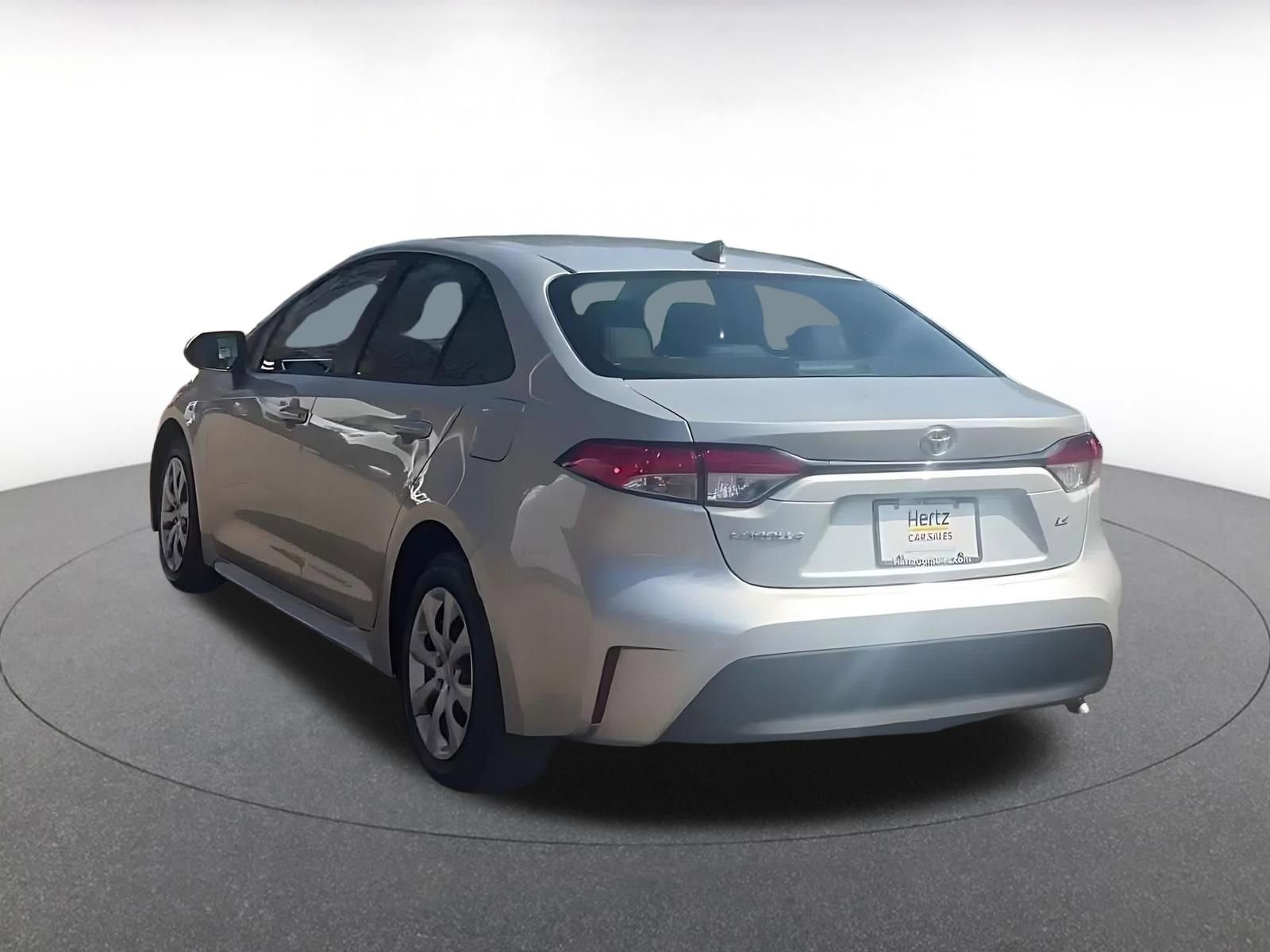 Used 2025 Toyota Corolla LE image 11