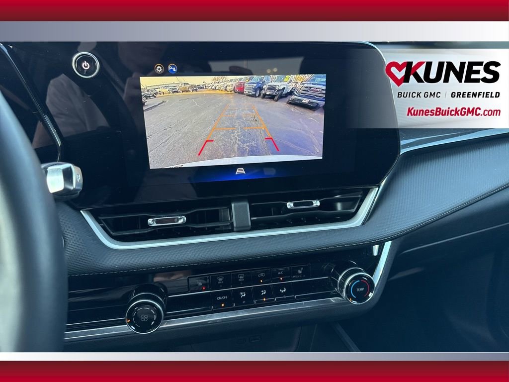 Used 2025 Chevrolet Equinox LT AWD/4WD image 17