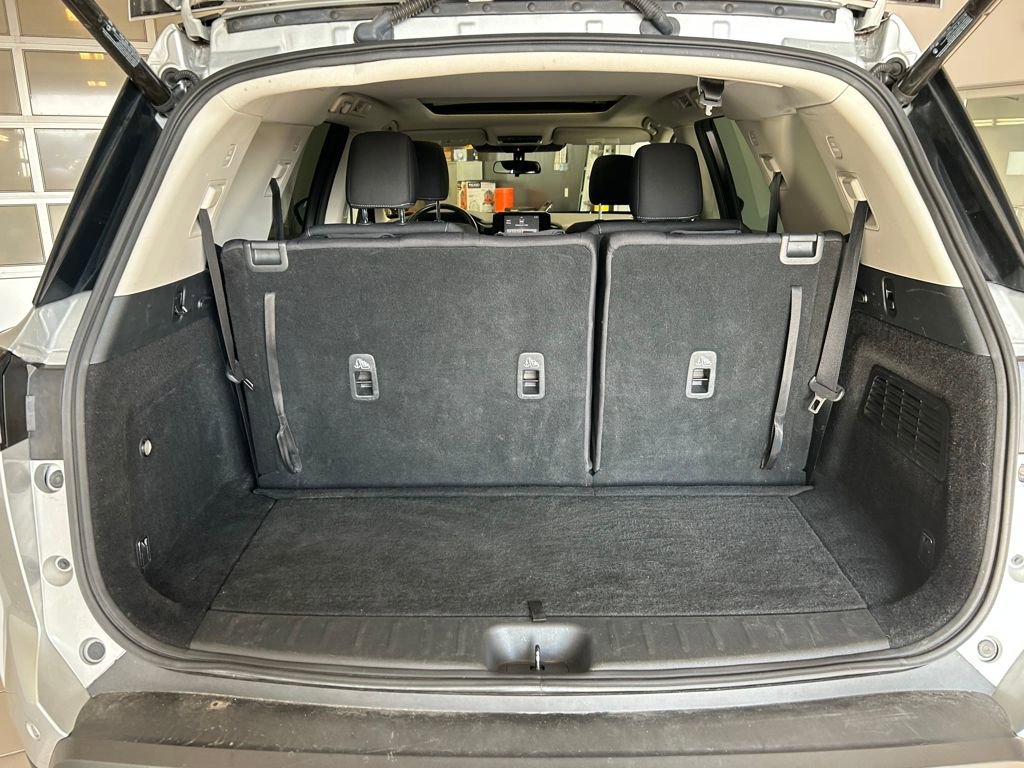 Used 2022 Nissan Pathfinder SV w/ SV Premium Package image 26