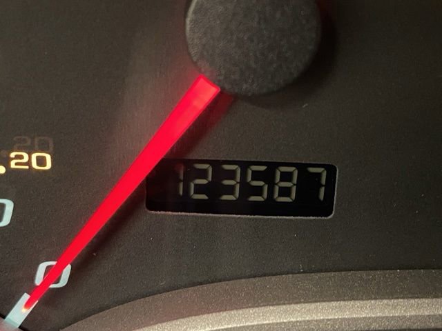 Used 2005 Chevrolet Equinox LT w/ Preferred Equipment Group AWD/4WD image 16