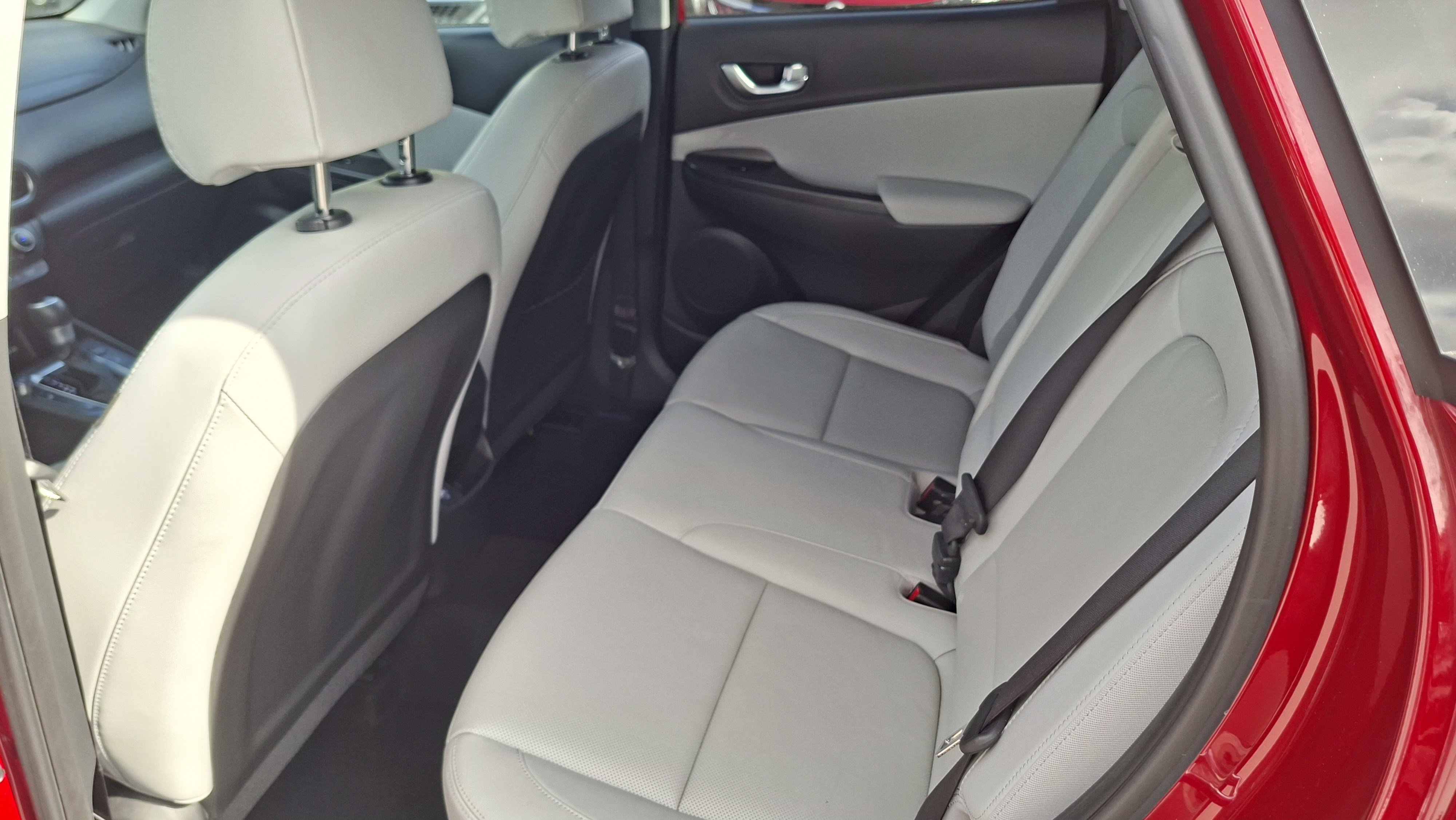 Used 2023 Hyundai Kona Limited FWD image 19