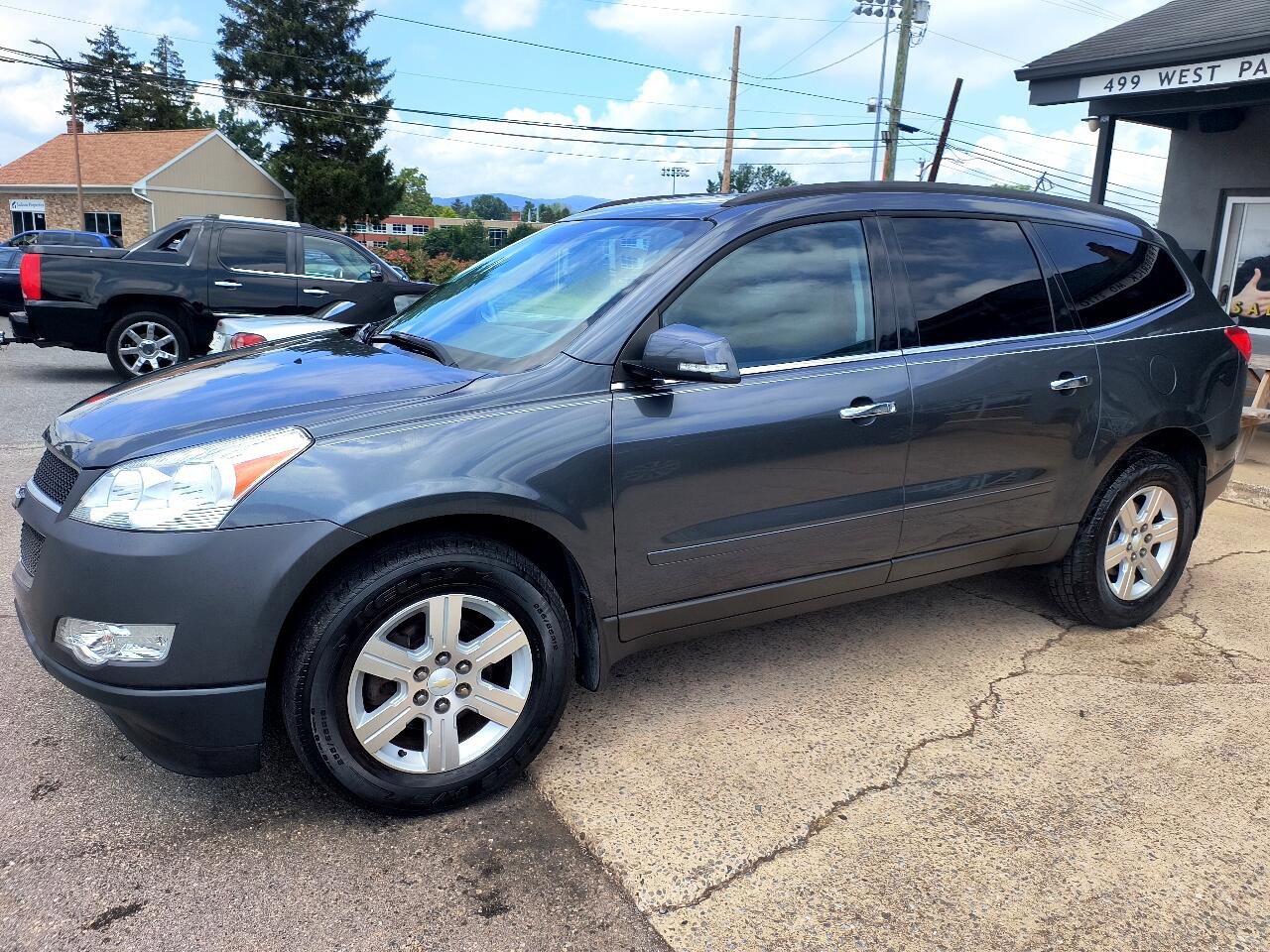 Used 2010 Chevrolet Traverse LT image 6