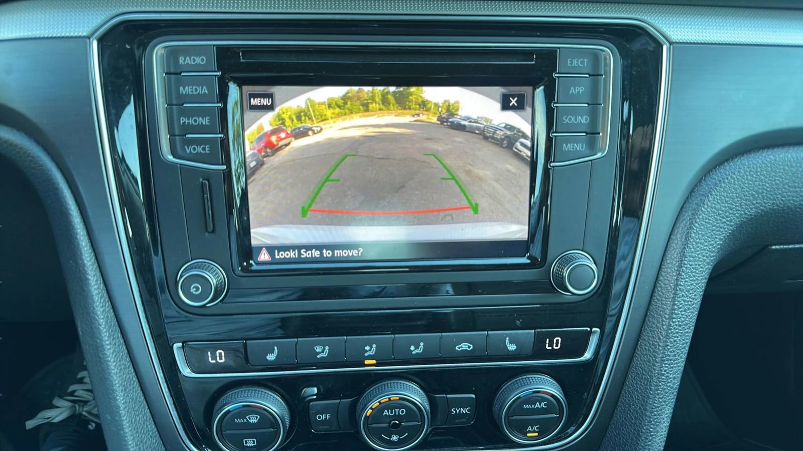 Used 2018 Volkswagen Passat 2.0T R-Line w/ R-Line Lighting Package FWD image 25