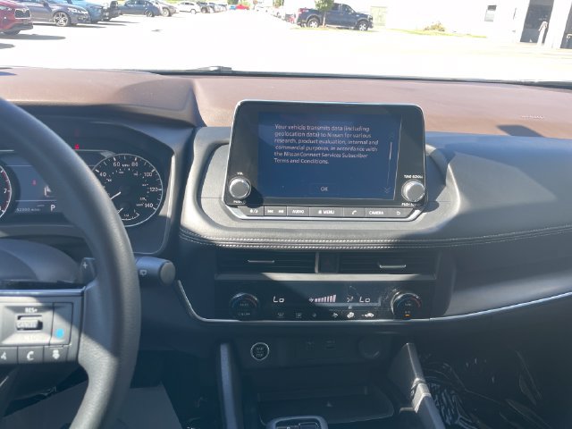Used 2023 Nissan Rogue SV AWD/4WD image 12