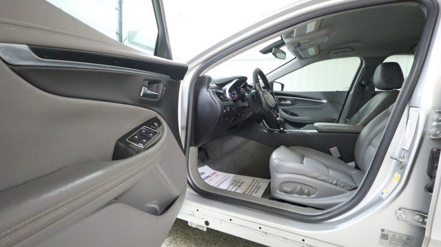 Used 2019 Chevrolet Impala LT FWD image 9