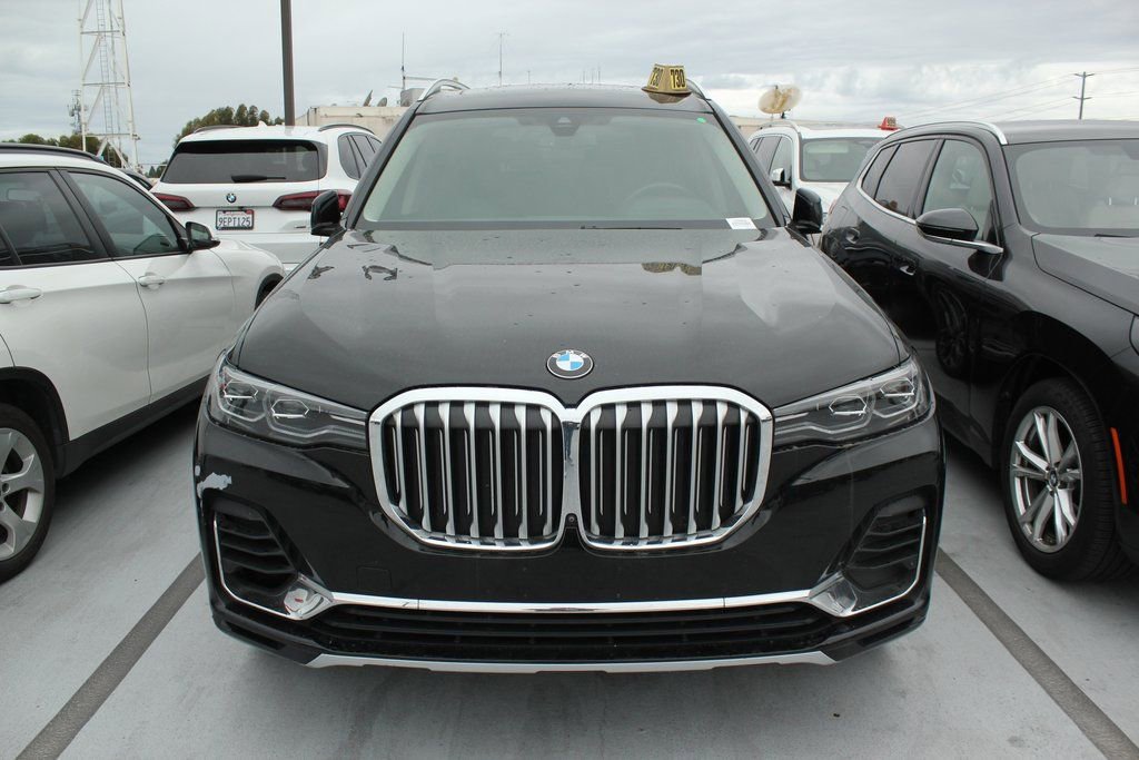 Used 2021 BMW X7 xDrive40i w/ Parking Assistance Package image 3