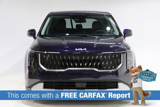 Used 2025 Kia Carnival FWD image 2