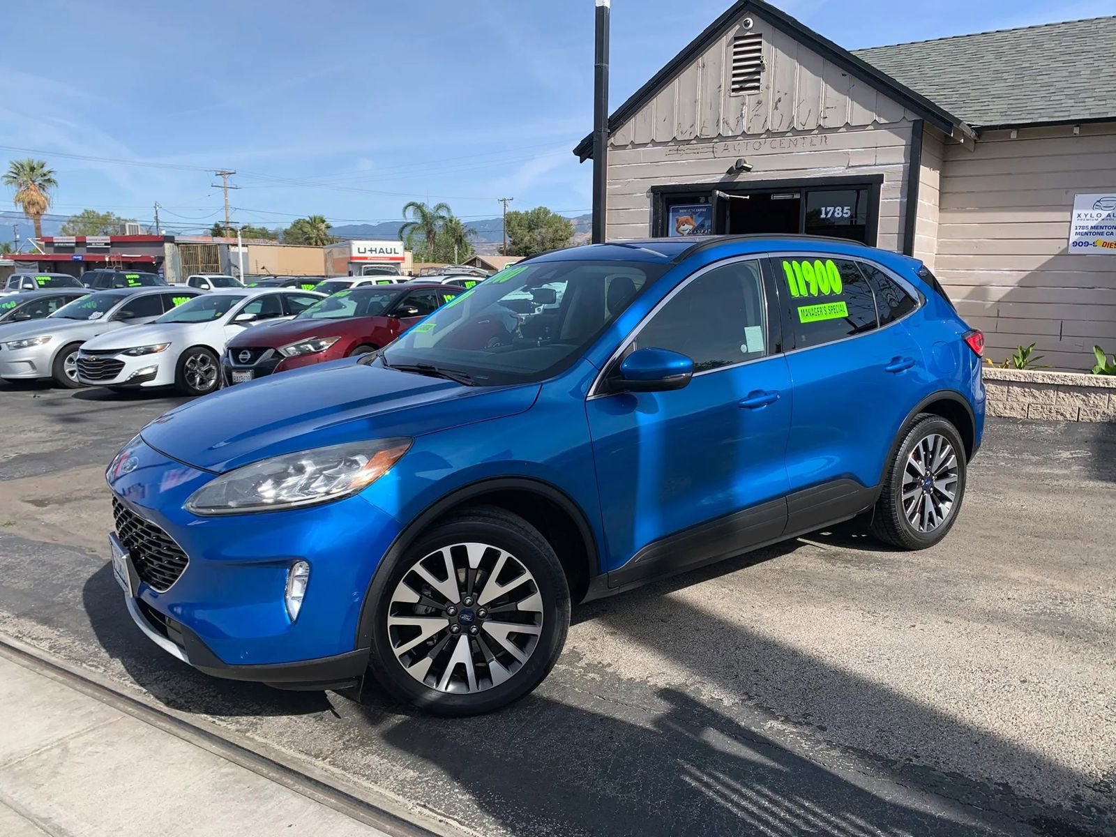 Used 2020 Ford Escape Titanium image 2
