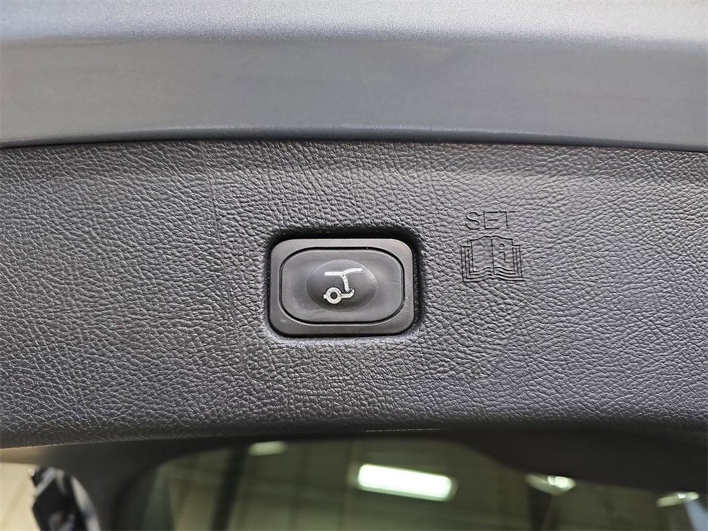 Used 2024 Ford Edge Titanium image 13