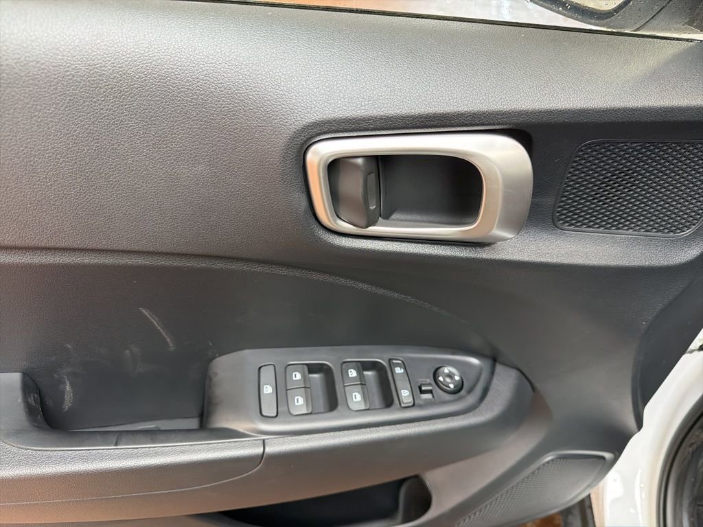Used 2026 Hyundai Venue SEL FWD image 22