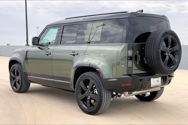 New 2026 Land Rover Defender 110 X-Dynamic SE image 3