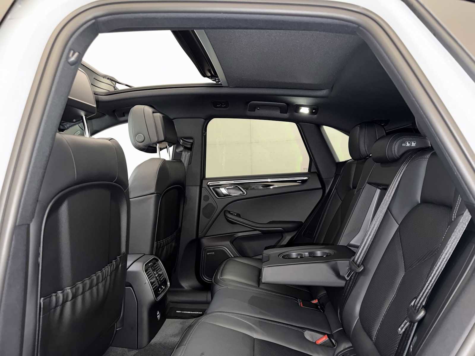 Used 2026 Porsche Macan S AWD/4WD image 21