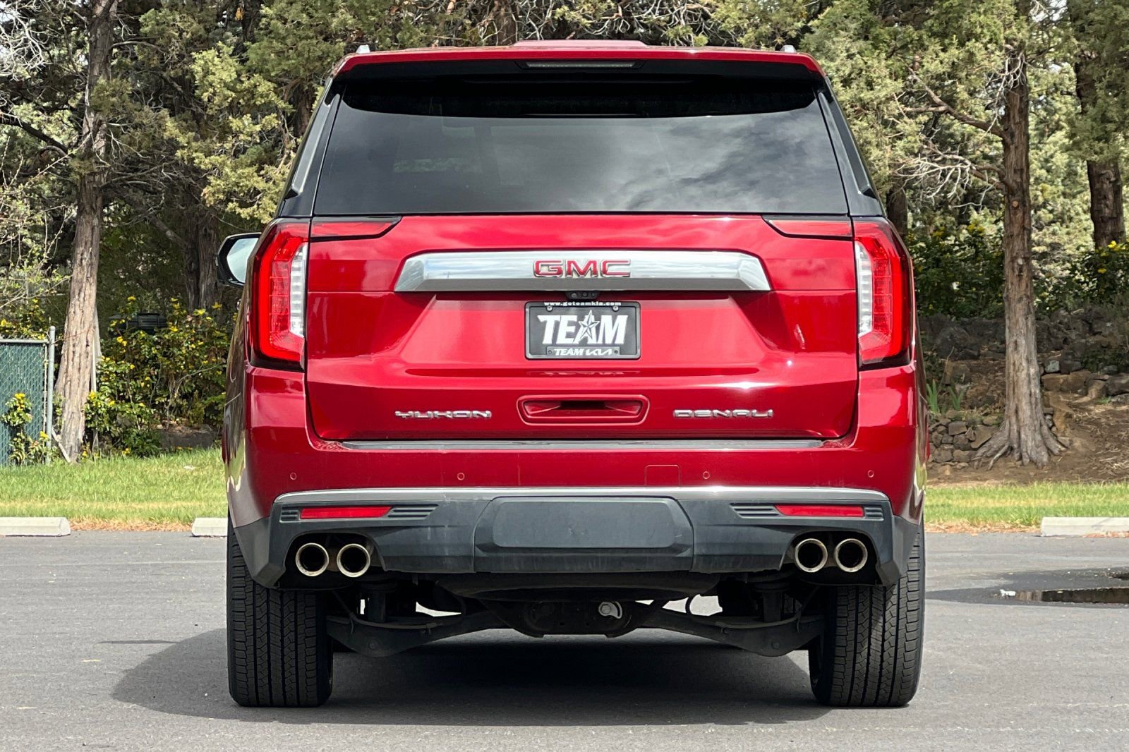 Used 2021 GMC Yukon Denali w/ Denali Premium Package image 5