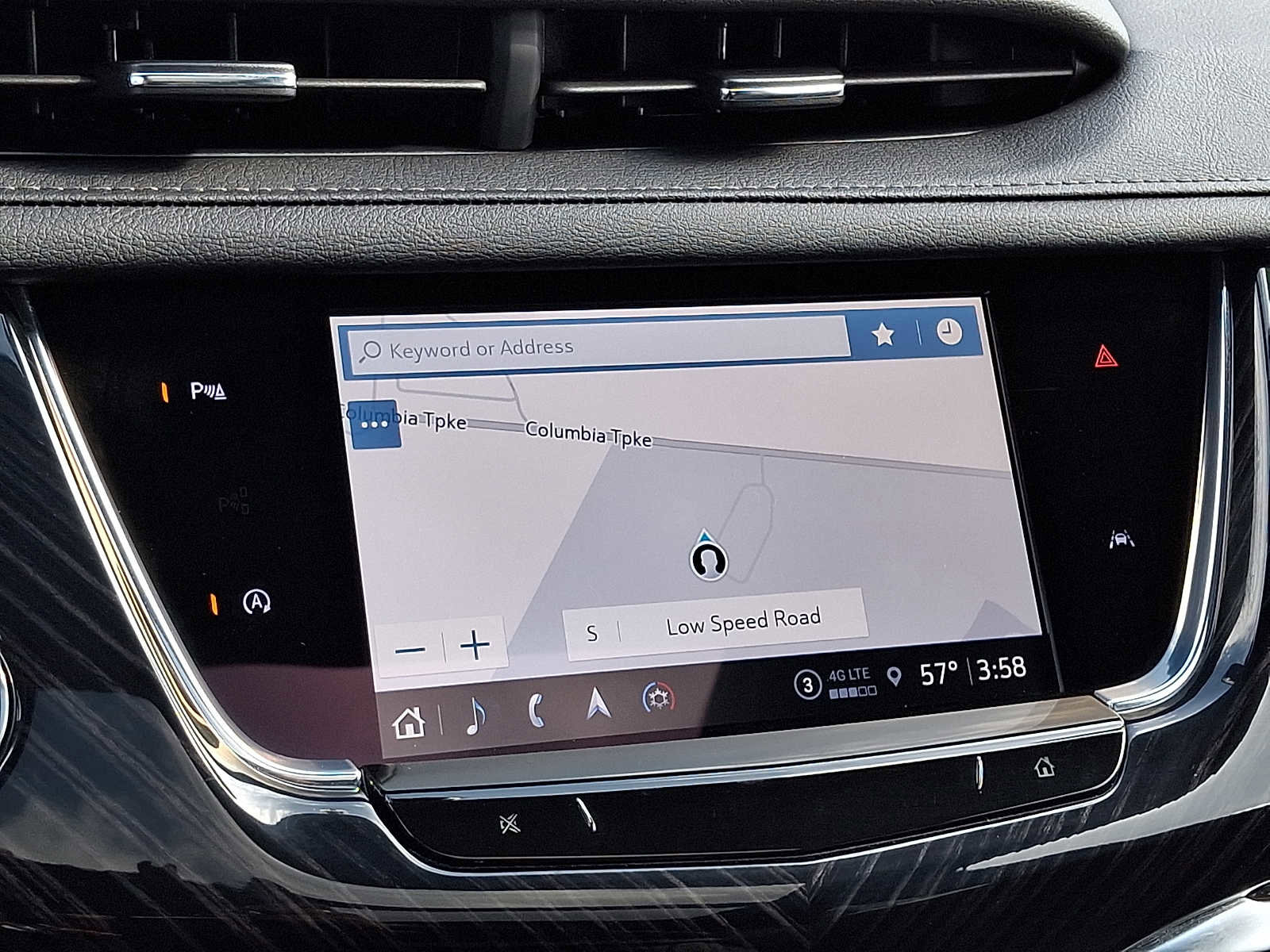 Used 2025 Cadillac XT6 Premium Luxury AWD/4WD image 21