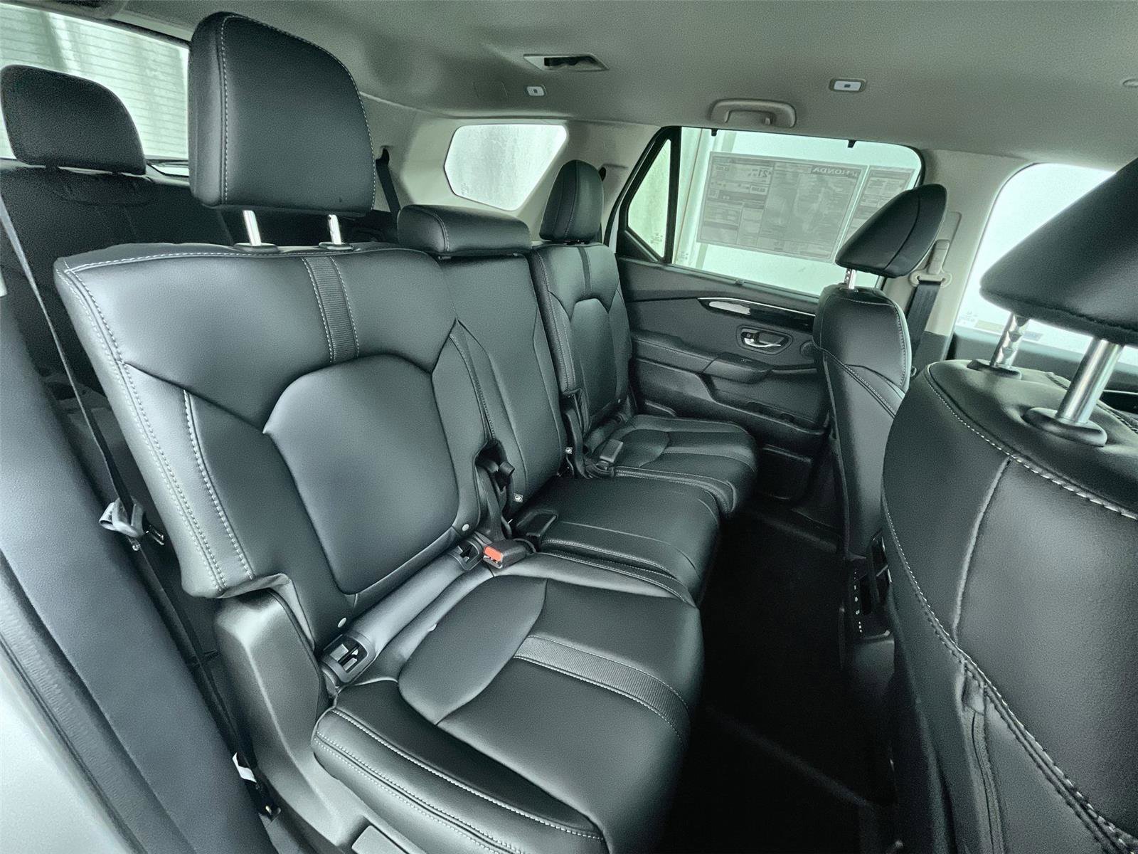 New 2025 Honda Pilot EX-L image 30