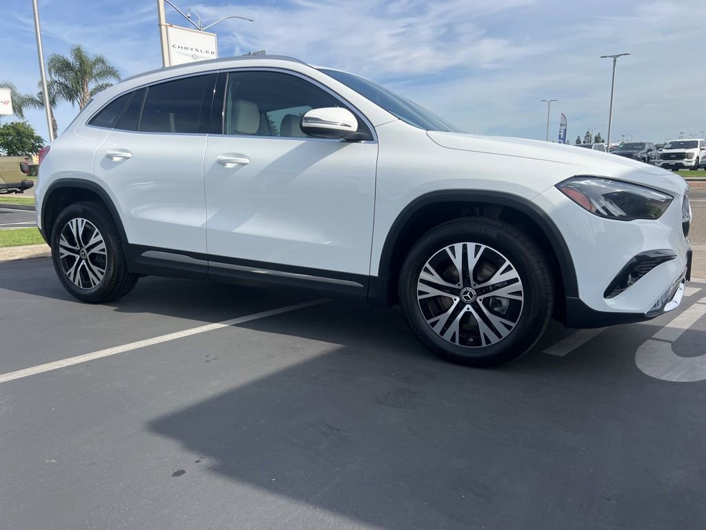 Used 2025 Mercedes-Benz GLA 250 4MATIC image 10