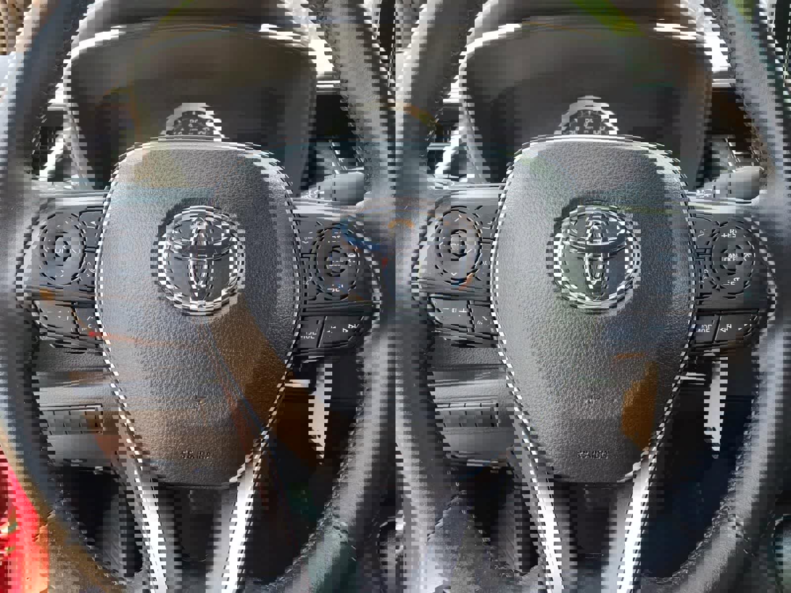 Used 2022 Toyota Corolla SE image 16