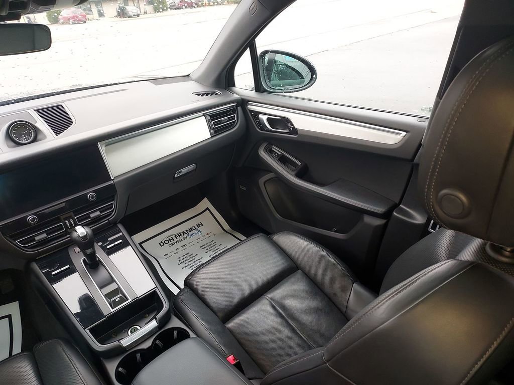 Used 2022 Porsche Macan AWD/4WD image 11