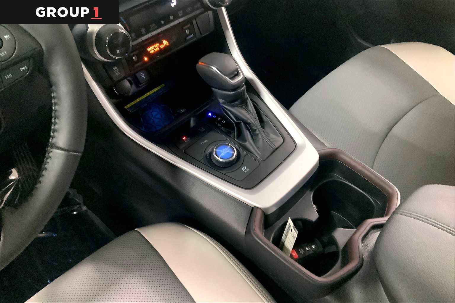 Used 2021 Toyota RAV4 Limited image 16