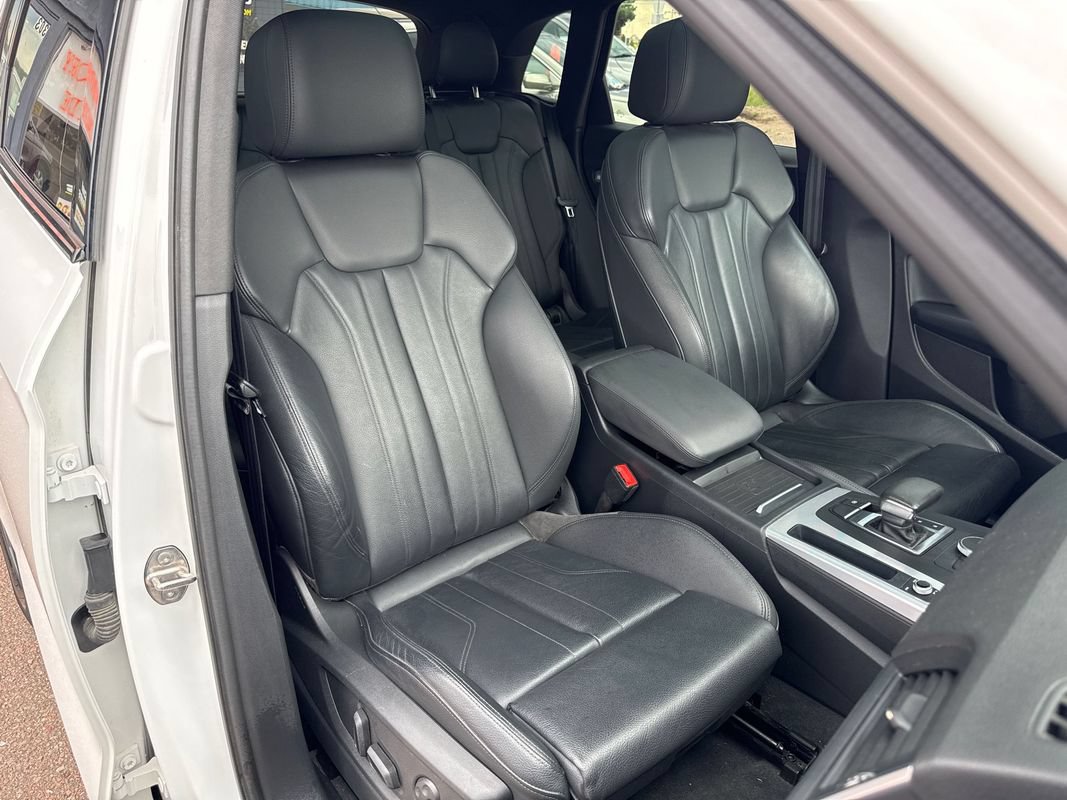Used 2020 Audi Q5 2.0T Premium w/ Titanium Sport Package AWD/4WD image 19