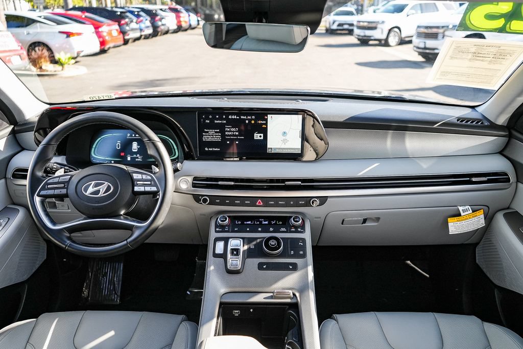 Used 2025 Hyundai Palisade SEL FWD image 12