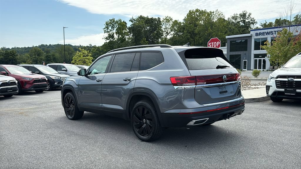 Used 2024 Volkswagen Atlas SE w/ Panoramic Sunroof Package AWD/4WD image 8
