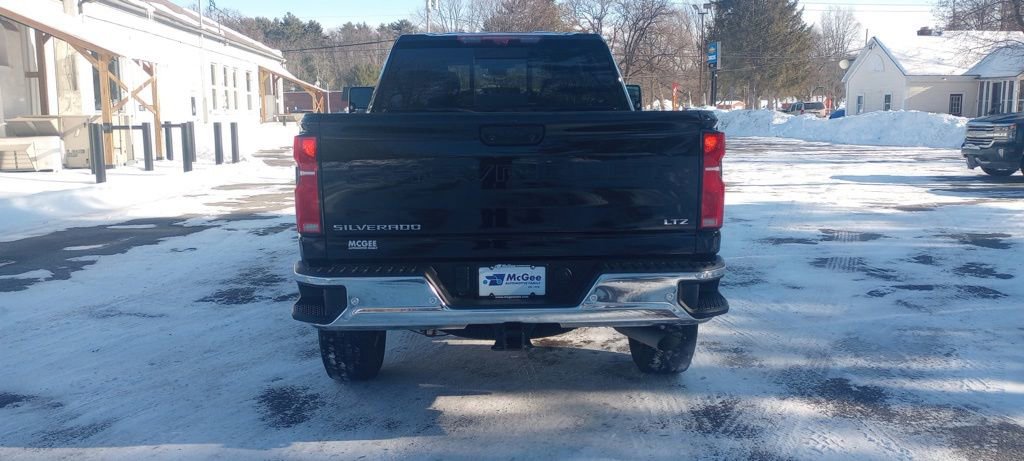 Used 2024 Chevrolet Silverado 2500 LTZ w/ LTZ Premium Package image 6