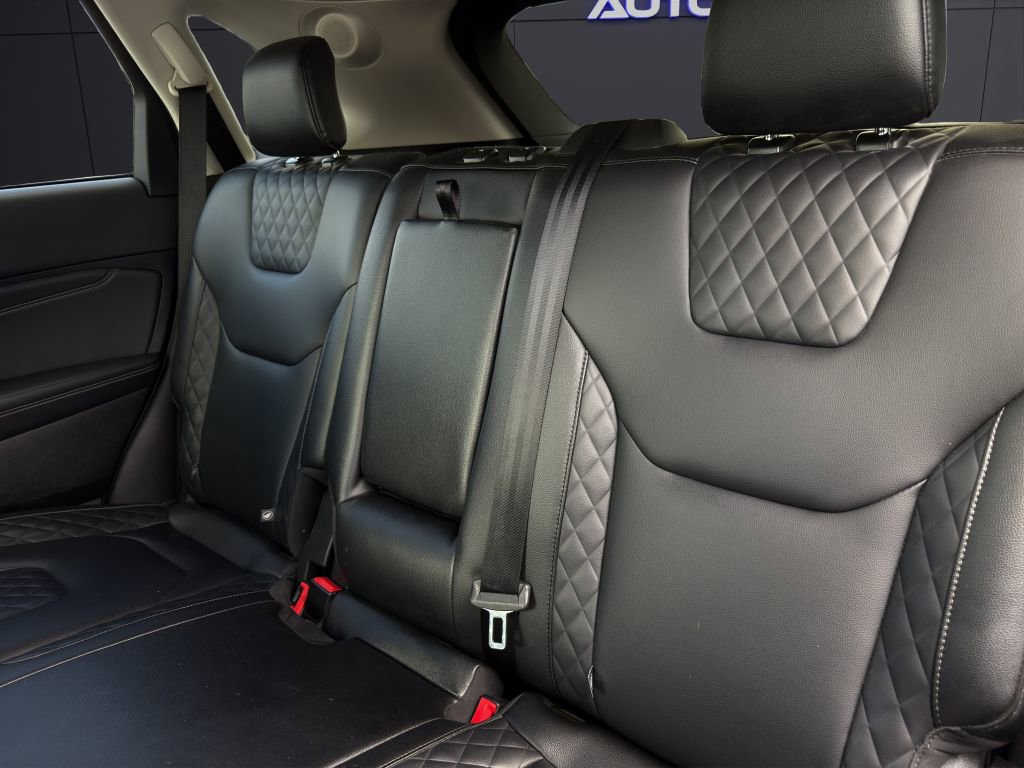 Used 2024 Ford Edge Titanium image 21