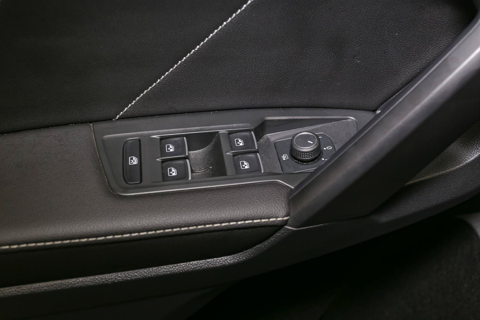 Certified 2023 Volkswagen Tiguan SE AWD/4WD image 46