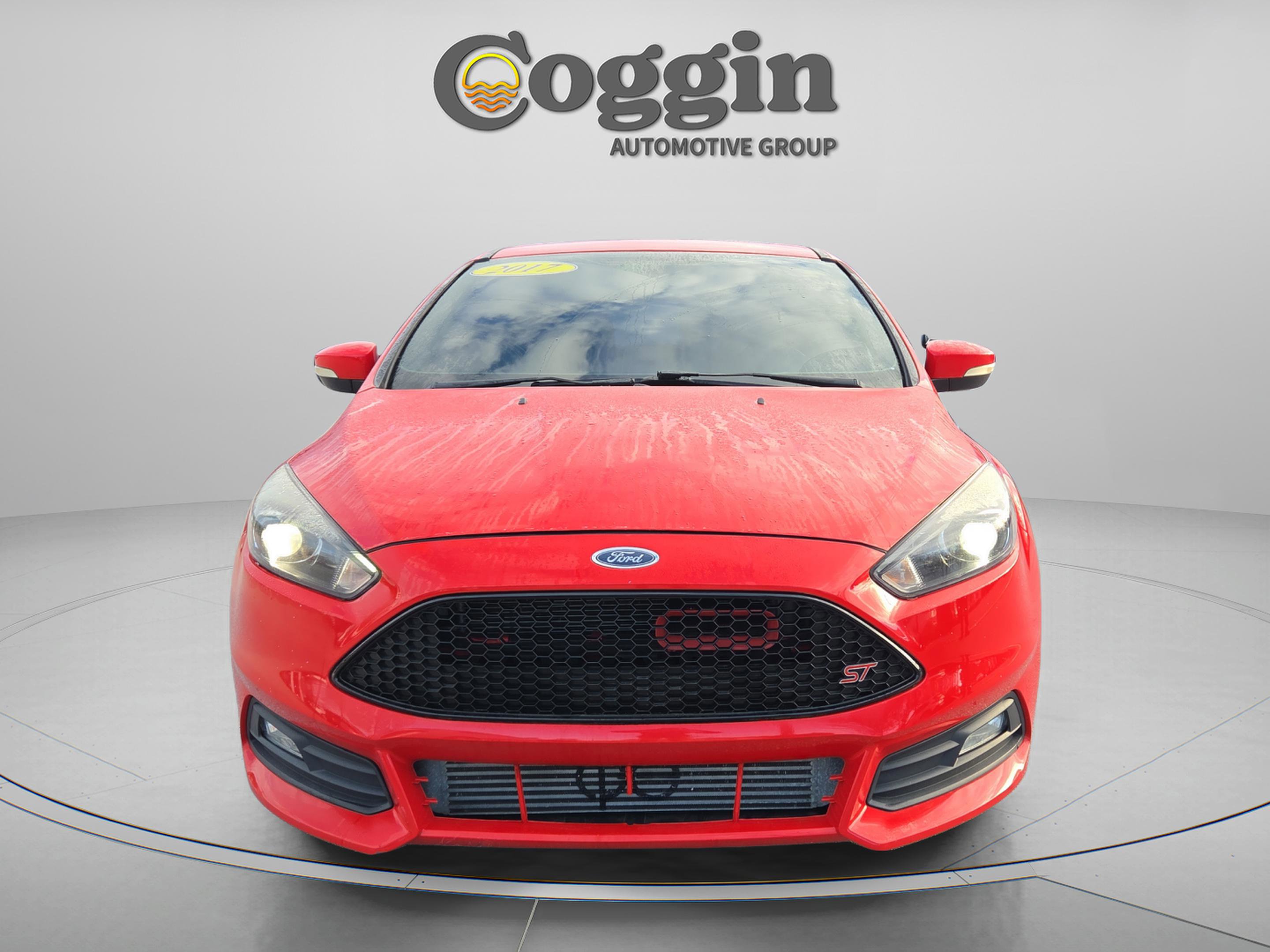 Used 2017 Ford Focus ST w/ Equipment Group 401A image 10