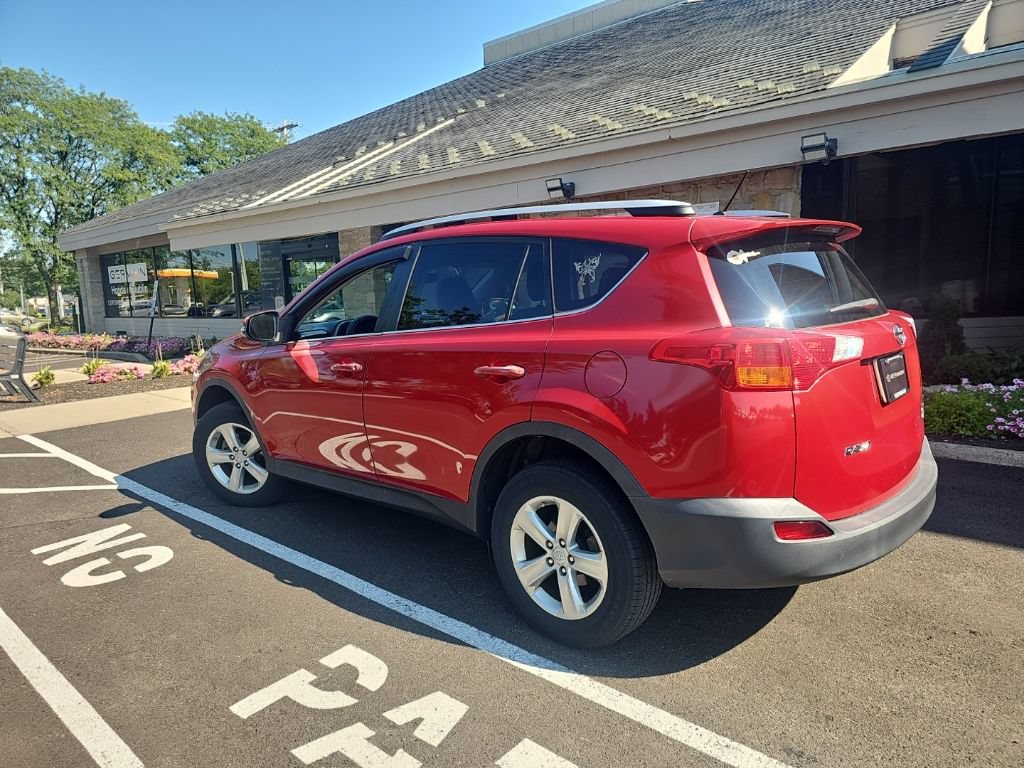 Used 2013 Toyota RAV4 XLE AWD/4WD image 2