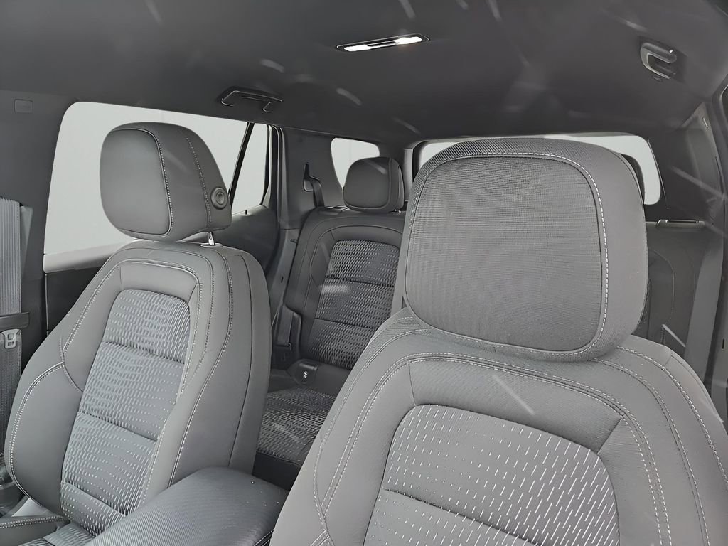 Used 2025 Chevrolet Equinox LT image 10