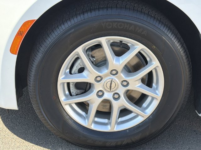Used 2021 Chrysler Voyager LX FWD image 15