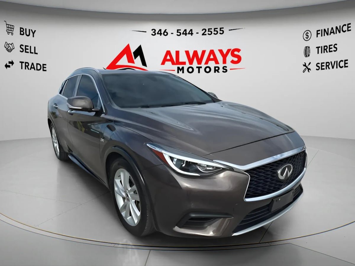 Used 2019 INFINITI QX30 FWD image 2