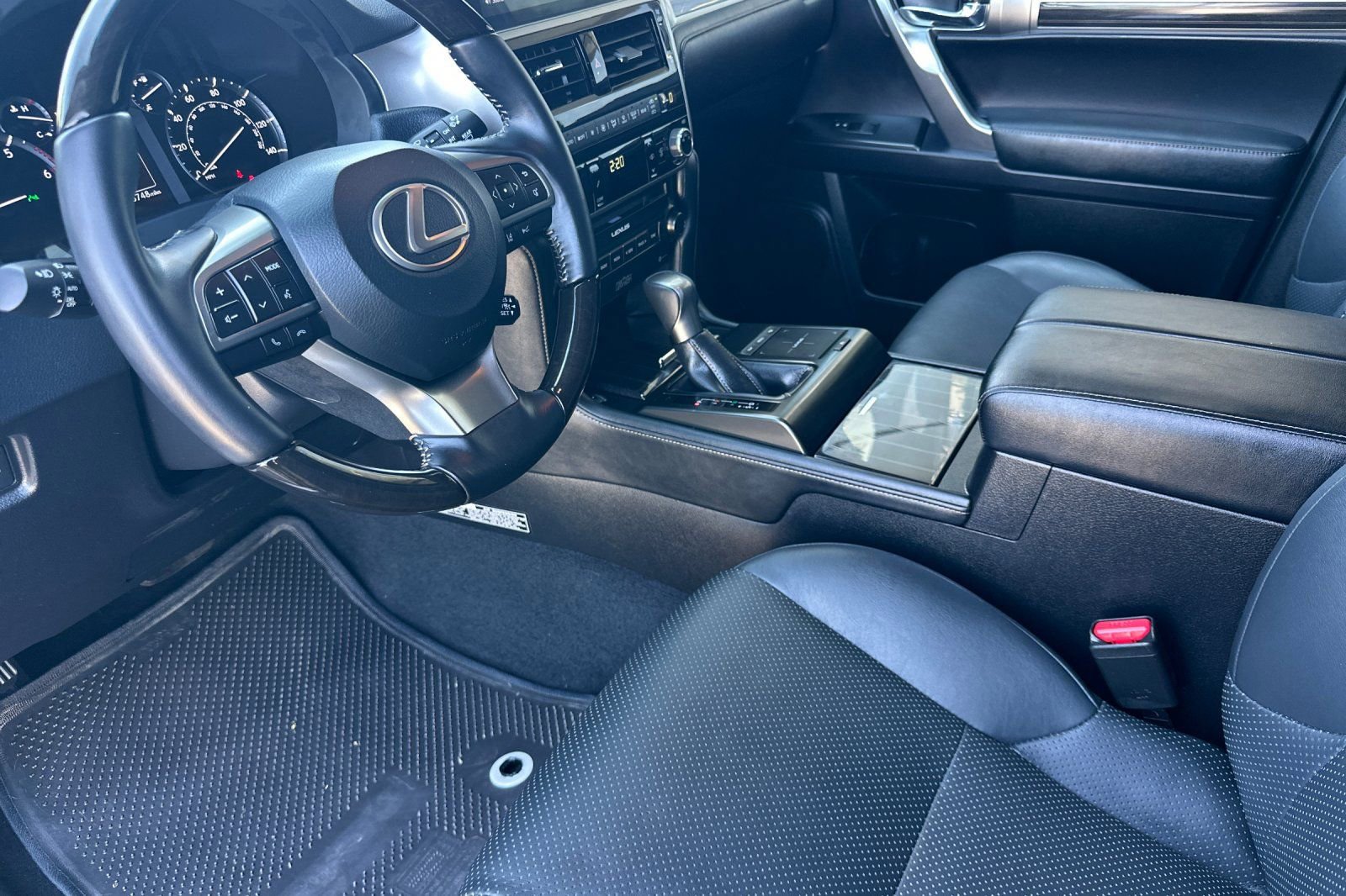 Certified 2023 Lexus GX 460 Luxury w/ Sport Design Package AWD/4WD image 7
