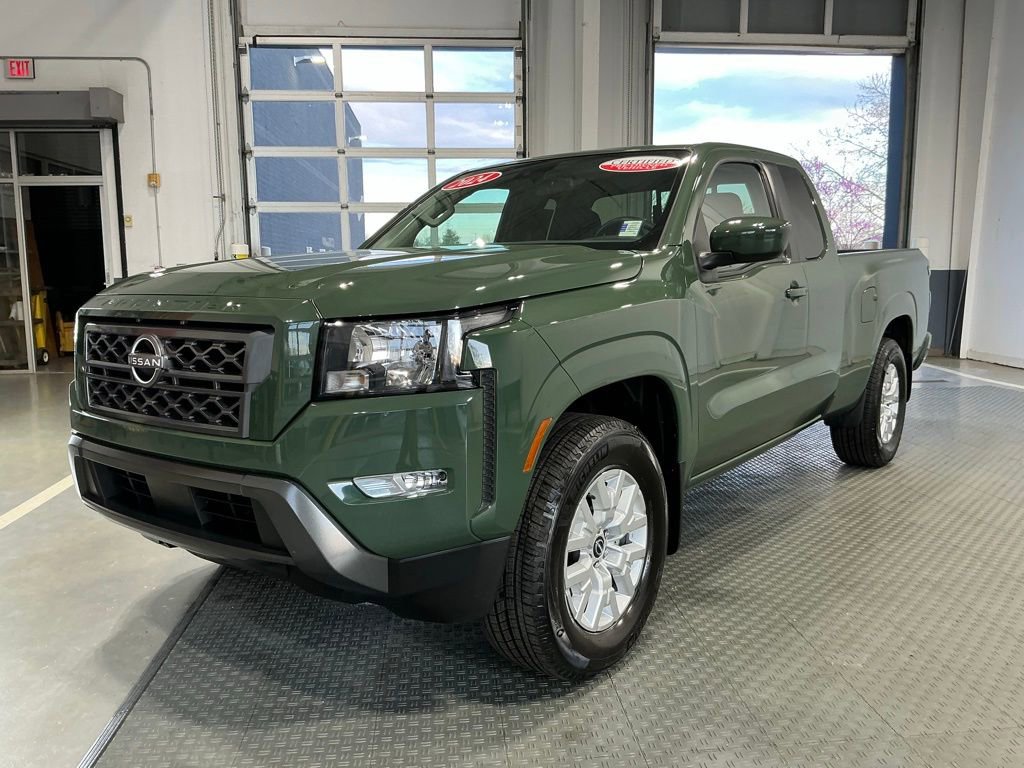 Used 2024 Nissan Frontier SV w/ SV Convenience Package image 2