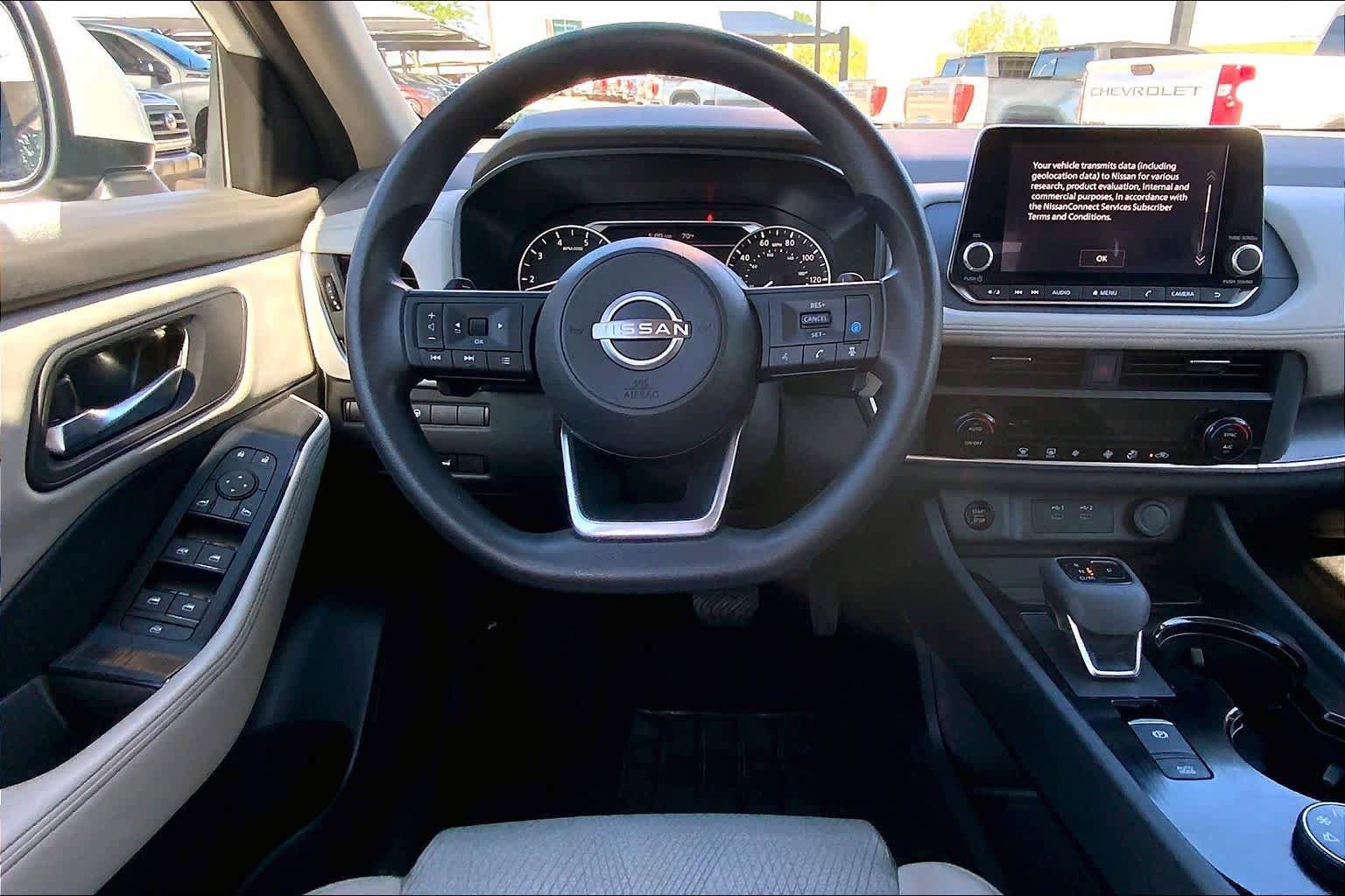 Used 2024 Nissan Rogue SV AWD/4WD image 6