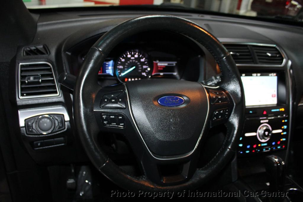 Used 2017 Ford Explorer Limited image 13
