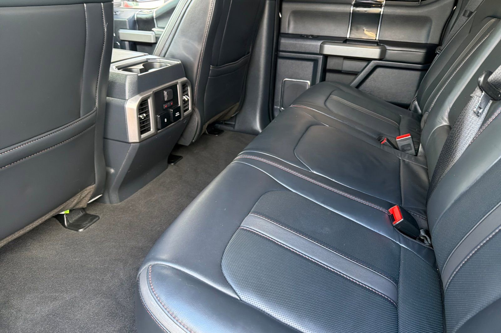 Used 2022 Ford F450 Platinum w/ FX4 Off-Road Package image 12