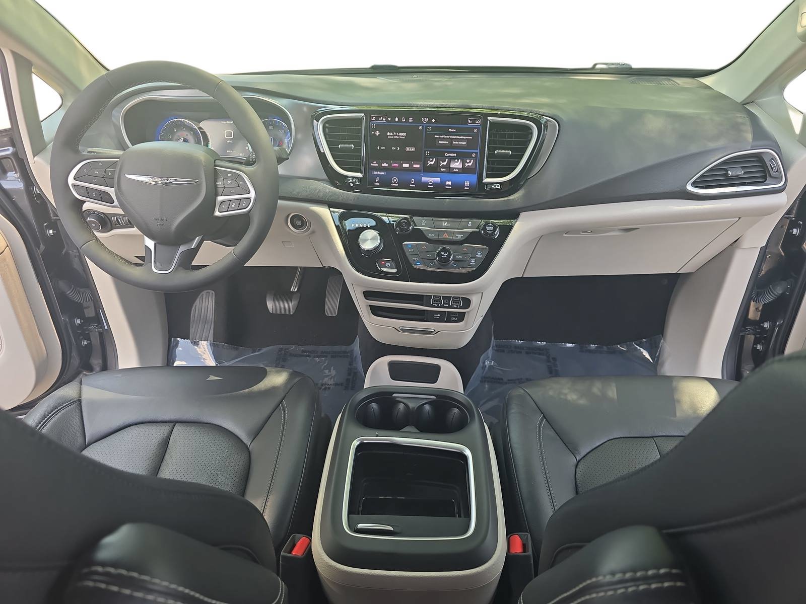 Used 2022 Chrysler Pacifica Touring-L FWD image 9