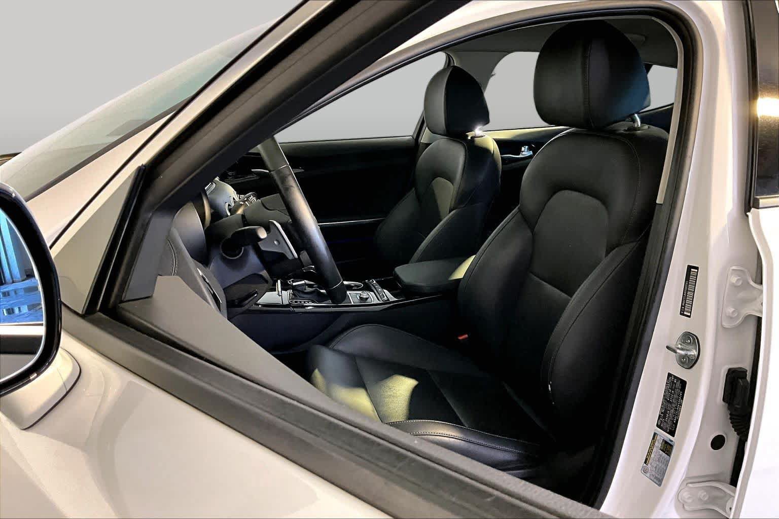 Used 2019 Kia Stinger RWD image 9