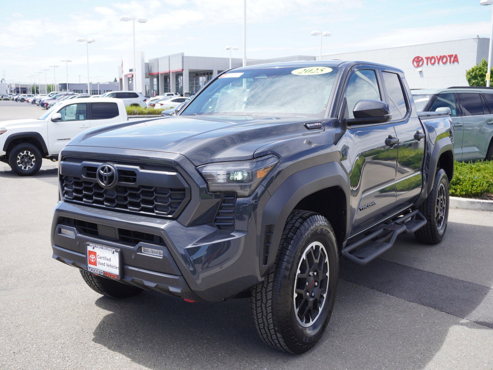 Used 2025 Toyota Tacoma TRD Off-Road w/ TRD Off Road Upgrade Package AWD/4WD image 9