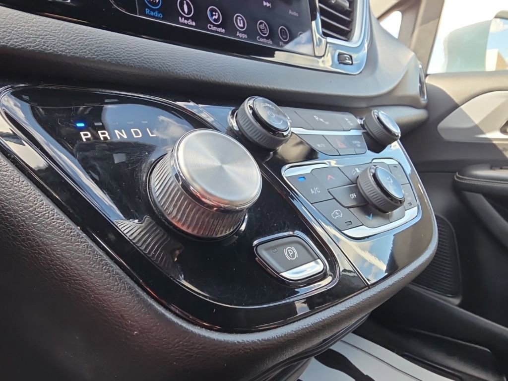 Used 2018 Chrysler Pacifica Touring-L w/ Premium Audio Group image 18