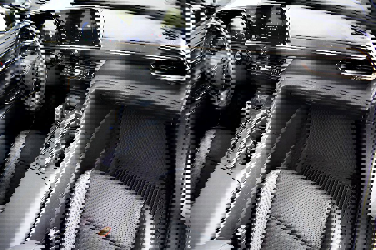 Used 2023 Toyota Crown Platinum image 26